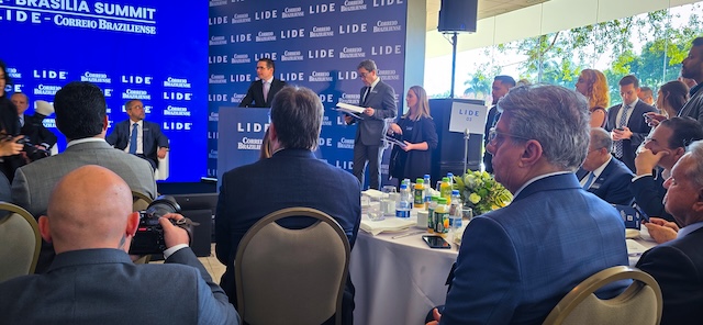 Romero Jucá participa do 2o. Brasília Sumit do grupo LIDE e assiste fala do presidente da Câmara Federal, Hugo Motta
